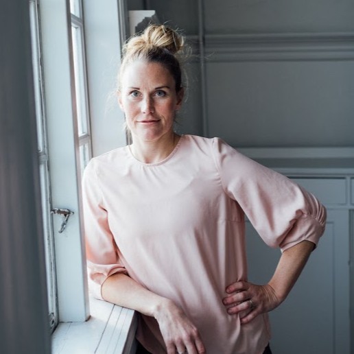 Karin Huss, ansvarig för marknad och kommunikation på Almi Stockholm, porträttfoto.
